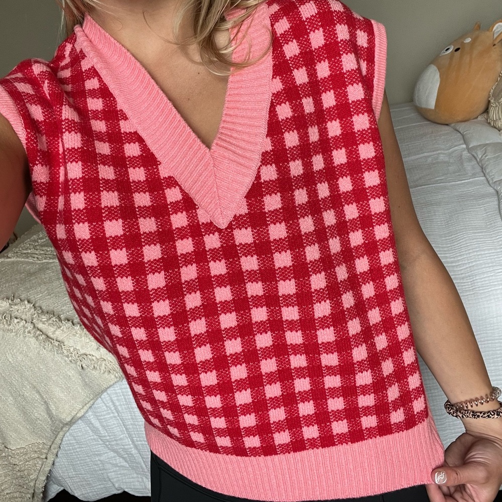 Gingham sweater vest